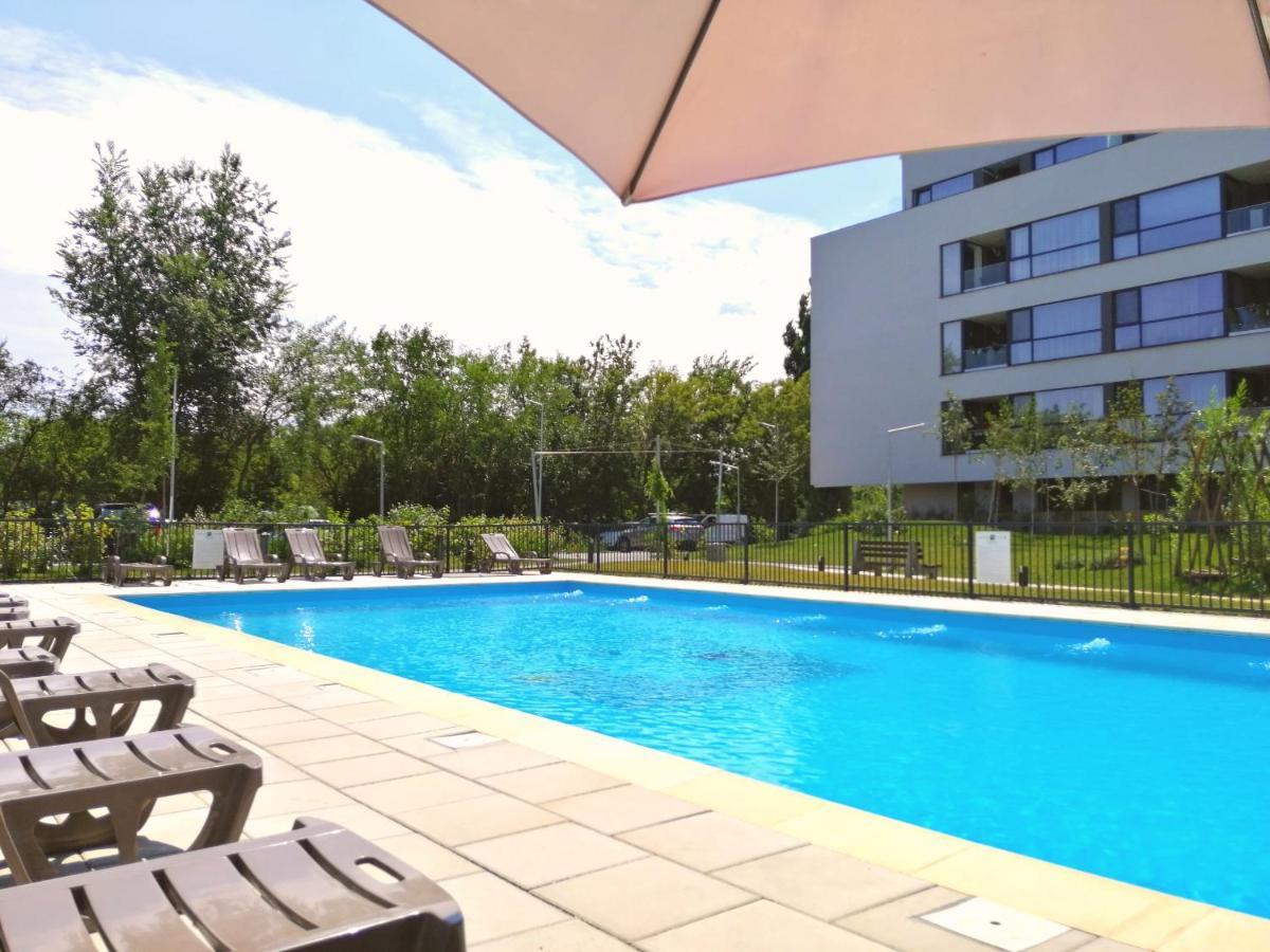 Atria Urban Resort Bucarest Esterno foto